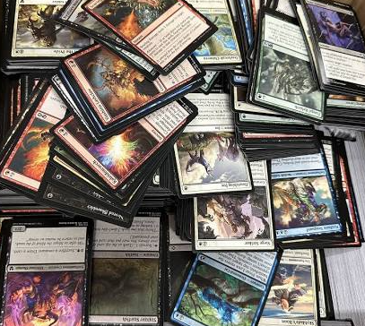 Bundle of 200 Assorted Magic: The Gathering Trading Cards